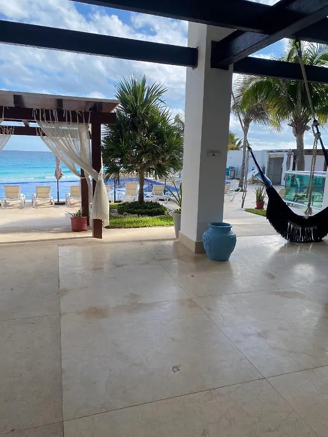 Ocean View Giness Apartment Cancun
