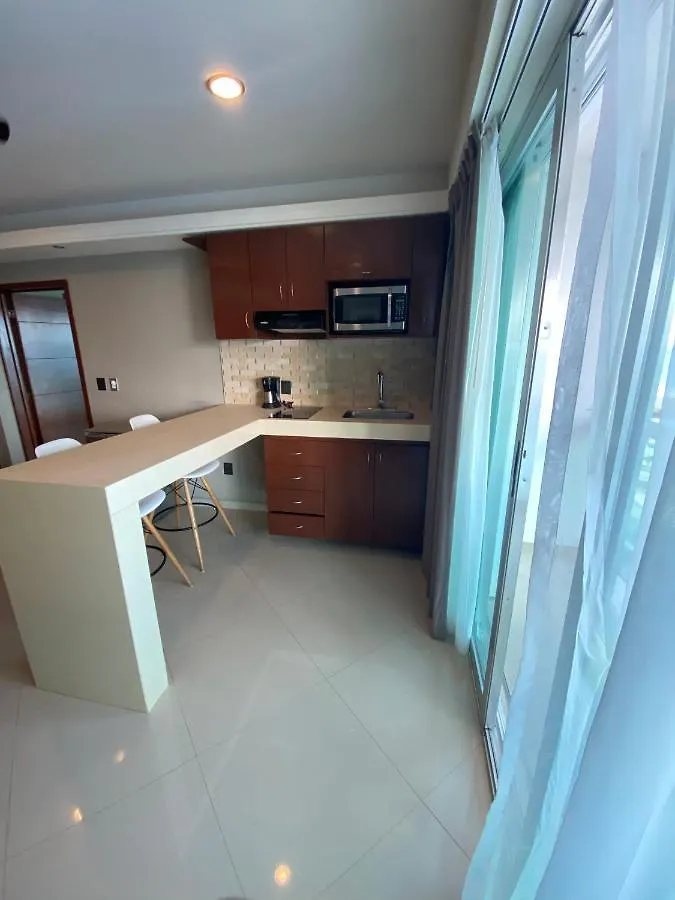 Ocean View Giness Apartment Cancun