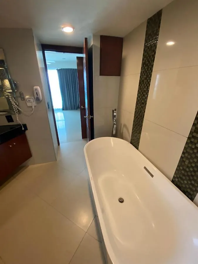Ocean View Giness Apartment Cancun